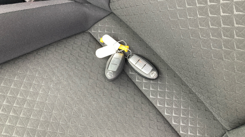 Nissan Juke 1.0 DiG-T N-Connecta 5dr DCT Petrol Hatchback